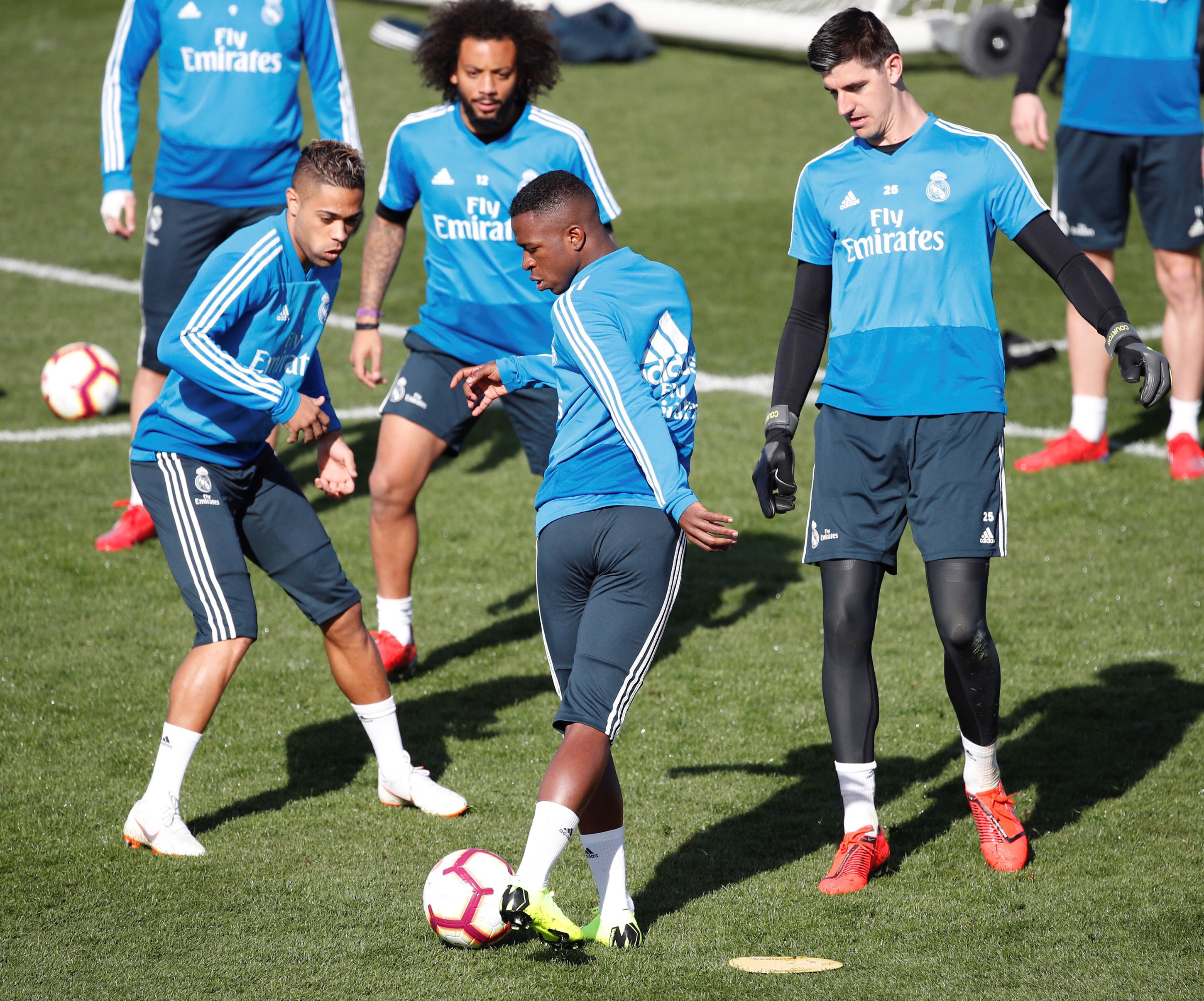 包含集结日金州勇士备战西甲,完成体检细节曝光,震撼外界,团队化学反应显著的词条 包含集结日金州勇士备战西甲,完成体检细节曝光,震撼外界,团队化学反应显著的词条