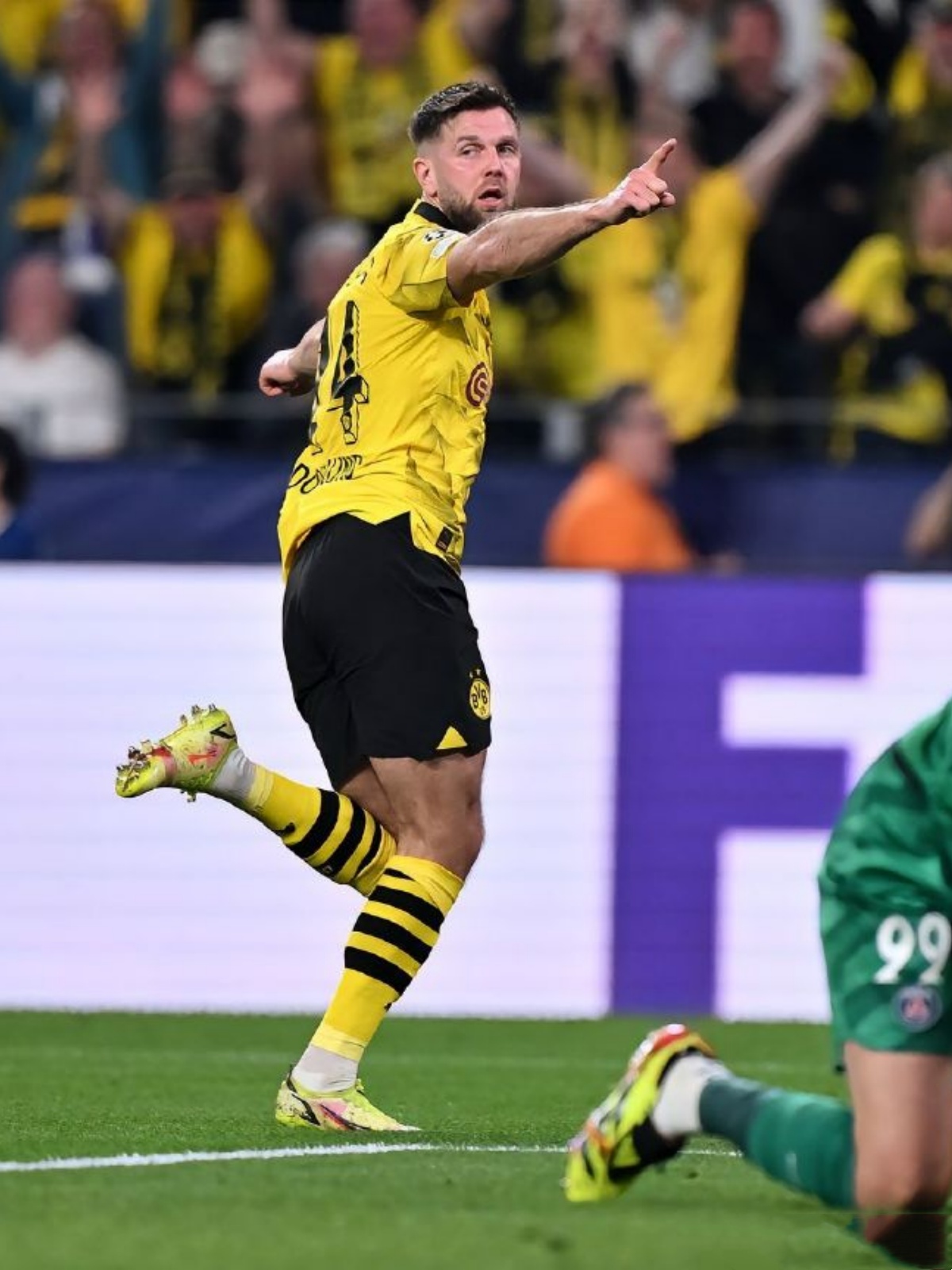 奥兰多魔术迎德国杯关键赛;关键时刻防线松动;气氛紧张;临场指挥获称赞(足坛30个史诗级绝杀) 奥兰多魔术迎德国杯关键赛;关键时刻防线松动;气氛紧张;临场指挥获称赞(足坛30个史诗级绝杀)